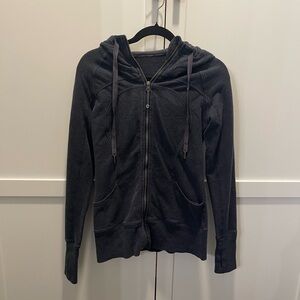 Lululemon scuba, women’s size 6 color navy blue